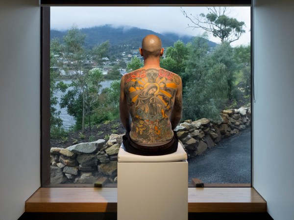 découvrez tout ce qu'il faut savoir sur le contrat de tatouage. protégez vos droits et ceux de votre artiste grâce à un accord clair et précis, qui couvre les décisions, les attentes et les responsabilités de chaque partie. assurez-vous que votre expérience de tatouage soit sécurisée et satisfaisante.