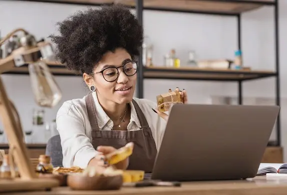 découvrez les solutions d'assurance adaptées aux auto-entrepreneurs avec macif. protégez votre activité et bénéficiez d'une couverture sur mesure pour vos besoins professionnels.