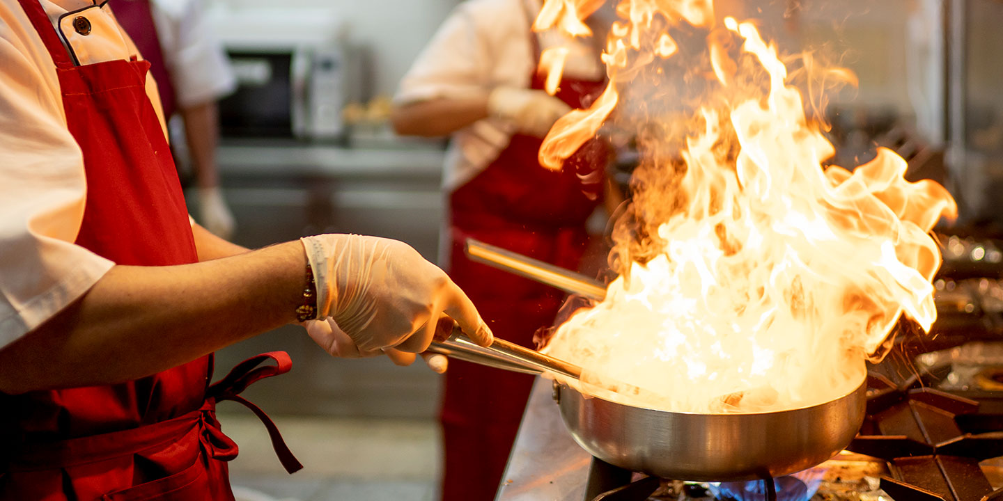 découvrez notre assurance restaurant sur mesure, conçue pour protéger votre établissement contre les risques divers. profitez d'une couverture adaptée à votre activité, incluant la responsabilité civile, la protection des locaux et des équipements, afin de garantir la sécurité de vos clients et de vos employés. obtenez un devis personnalisé et tranquilisez-vous avec notre expertise en assurance.