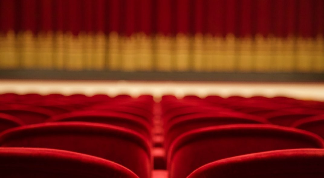 découvrez notre assurance spectacle sur mesure, conçue pour protéger vos événements artistiques et culturels. bénéficiez d'une couverture complète contre les imprévus, garantissant la sérénité de vos spectacles. protégez vos artistes, votre public et votre investissement avec notre solution adaptée à vos besoins.