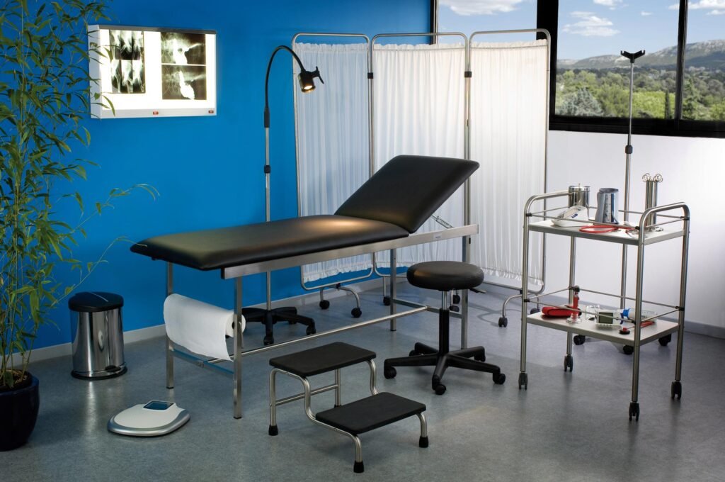 découvrez nos solutions d'assurance spécialement conçues pour les cabinets libéraux. protégez votre activité avec des garanties adaptées aux besoins des professions médicales, juridiques et autres secteurs. bénéficiez d'une couverture complète pour assurer la pérennité de votre cabinet.