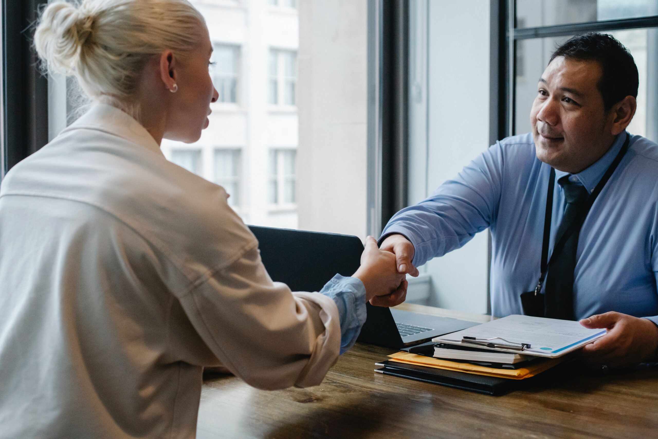 découvrez notre guide complet dédié aux mandataires pour auto-entrepreneurs. apprenez les étapes essentielles, les conseils pratiques et les ressources nécessaires pour réussir votre activité, tout en bénéficiant des astuces pour optimiser votre statut d'auto-entrepreneur.